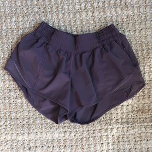 lululemon hotty hot II shorts